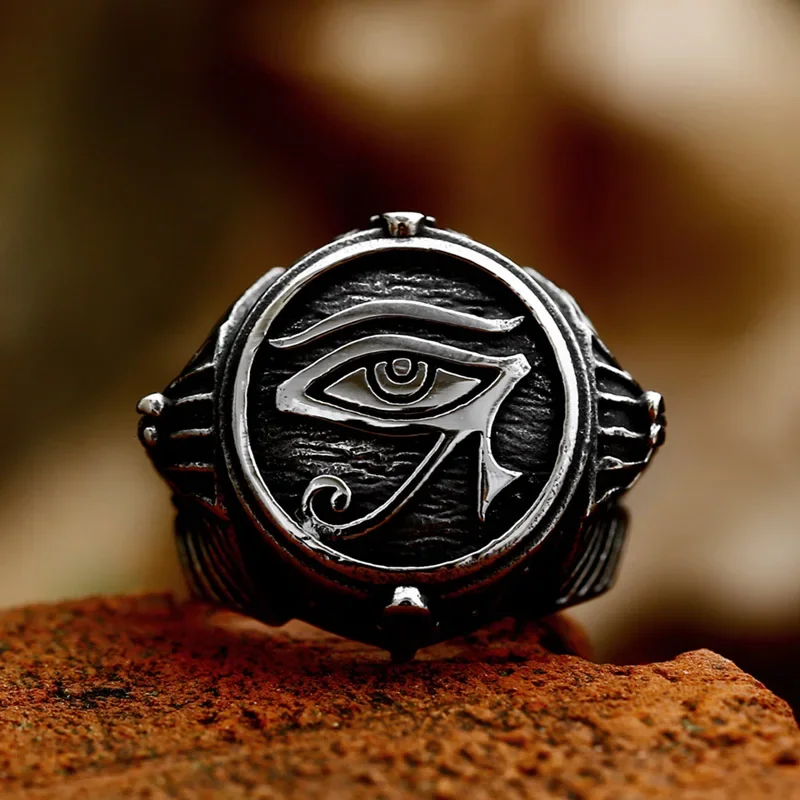 Horus Ring β Ancient Pharaoh Script & Mystical Symbol