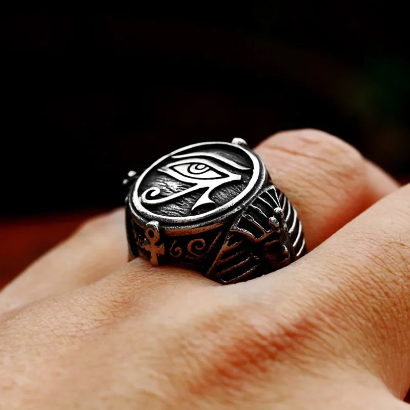 Horus Ring β Ancient Pharaoh Script & Mystical Symbol