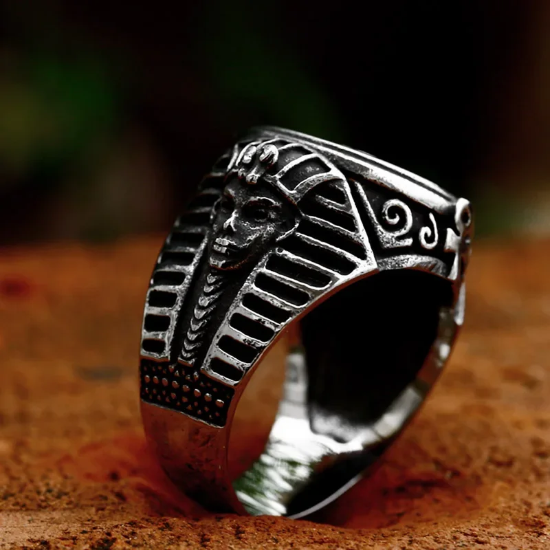 Horus Ring β Ancient Pharaoh Script & Mystical Symbol